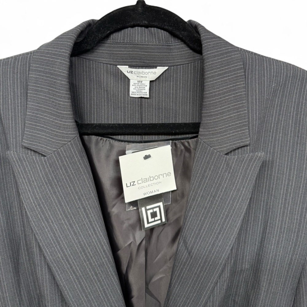 Liz Claiborne Woman Gray Pinstripe Blazer - Size 18W - Single Button Jacket - Picture 3 of 9